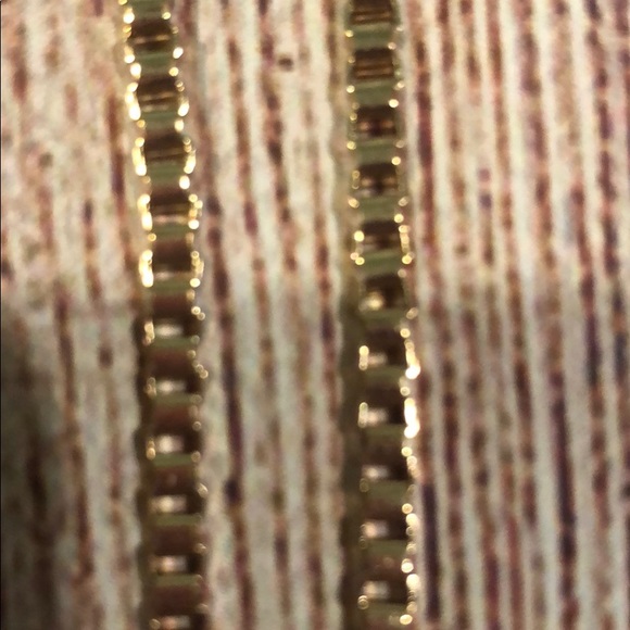 GOLD ROSE STATEMENT NECKLACE SET - Picture 4 of 5